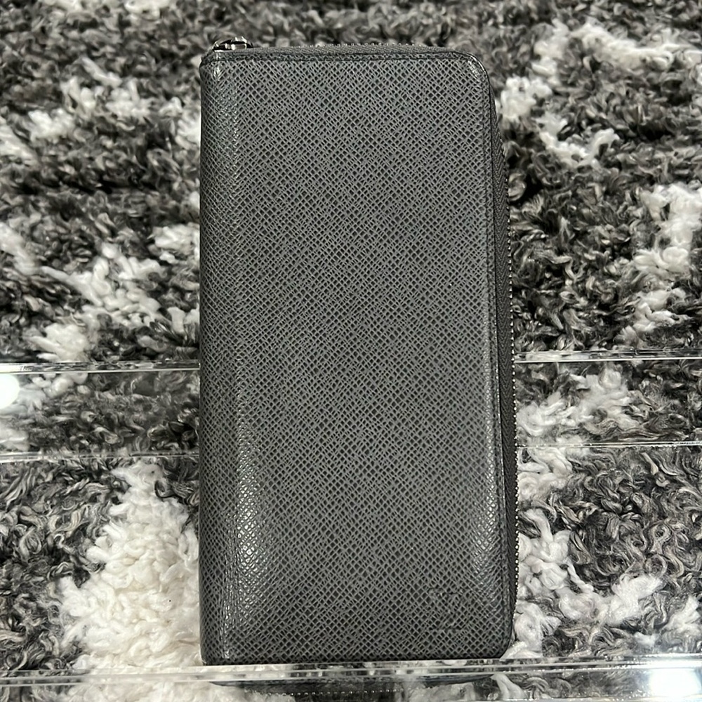 Authentic Louis Vuitton Grey Taiga Leather Vertical  Zippy Wallet
